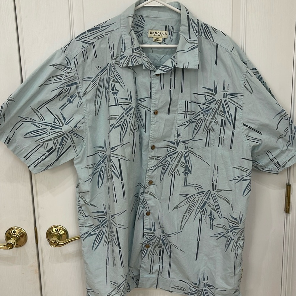 Honolua Surf Co clue palm print short sleeve button down top